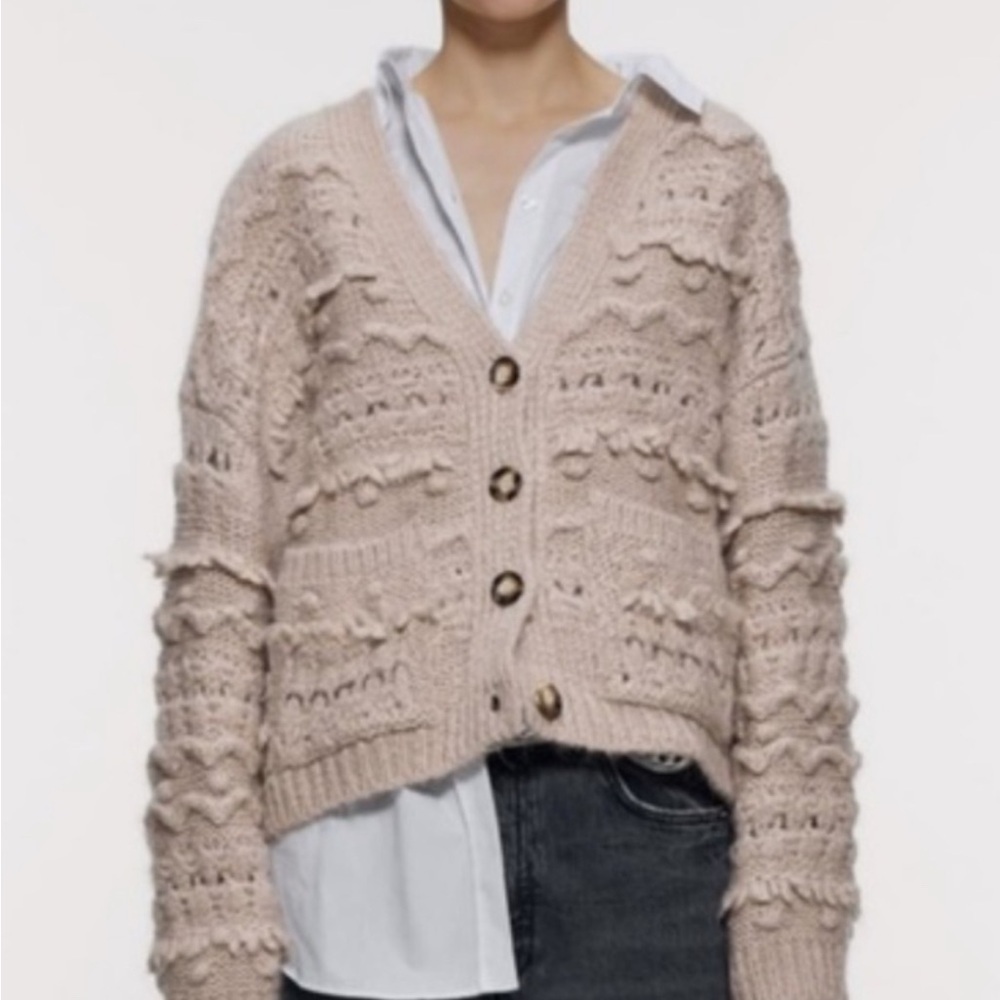 Zara Chunky Cozy Cream  Knit Beige Cardigan Sweater Size Medium